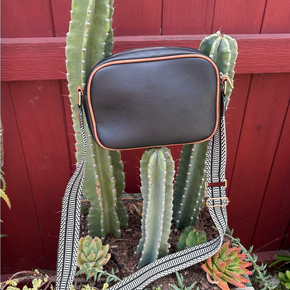 BOSTANTEN Quilted Black and Brown Crossbody Bag - Picture 13 of 16